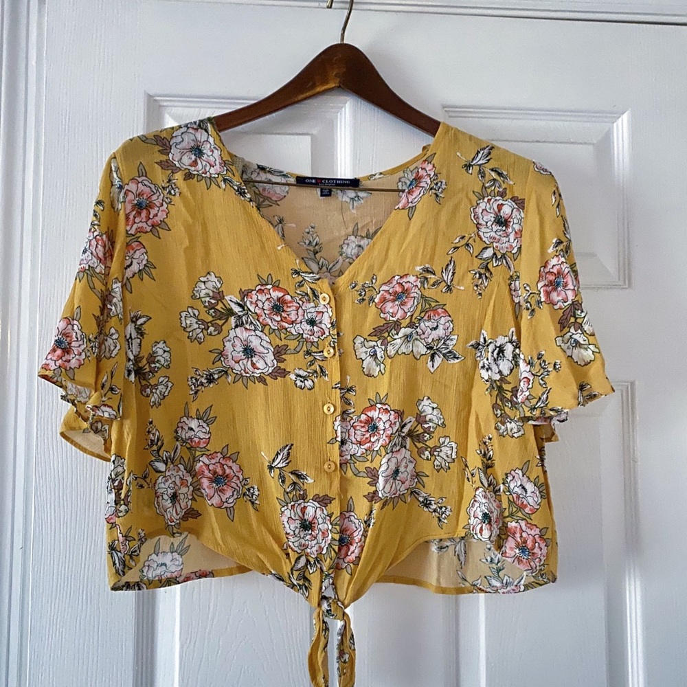 Cropped, floral, boutique tee